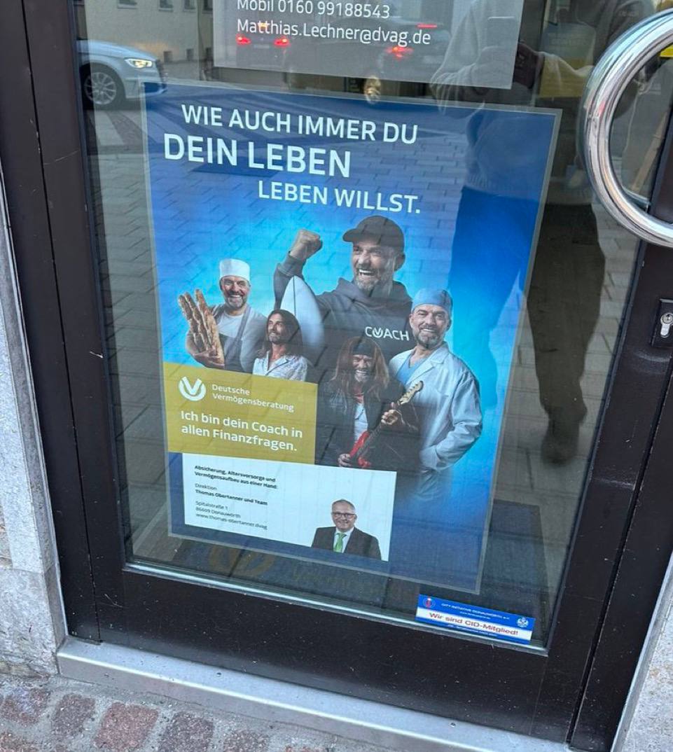 یورگن کلوپ در تبلیغات یک شرکت مشاوره مالی در آلمان / عکس