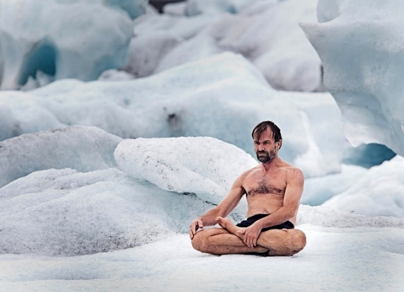 آیا نشستن در آب یخ بی خطر است؟