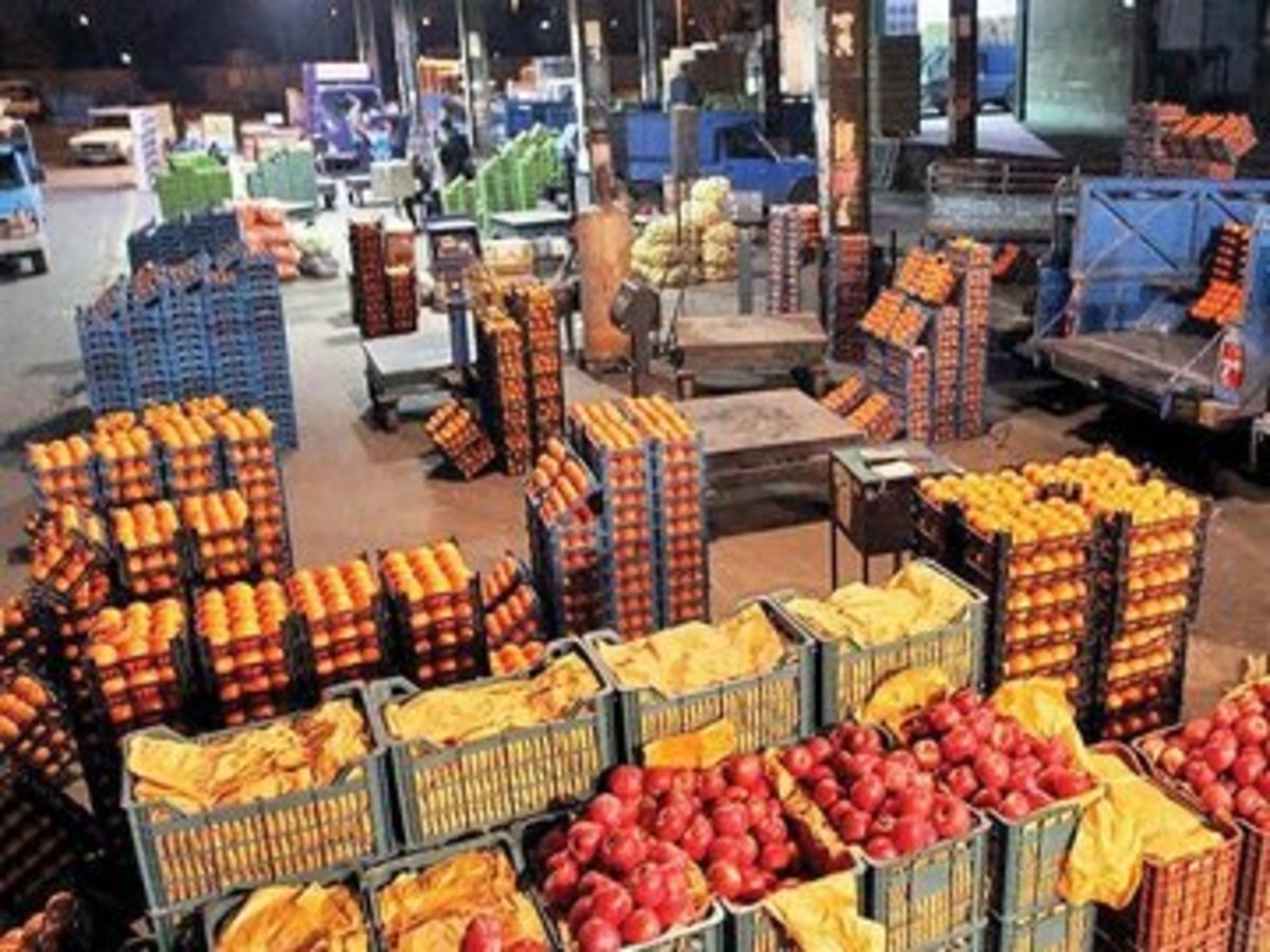قیمت انواع میوه در بازار شب عید