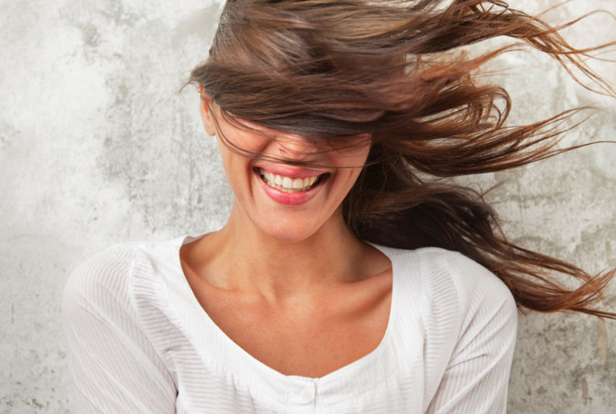 چند ترفند ساده برای خلاص شدن از چربی موی سر
