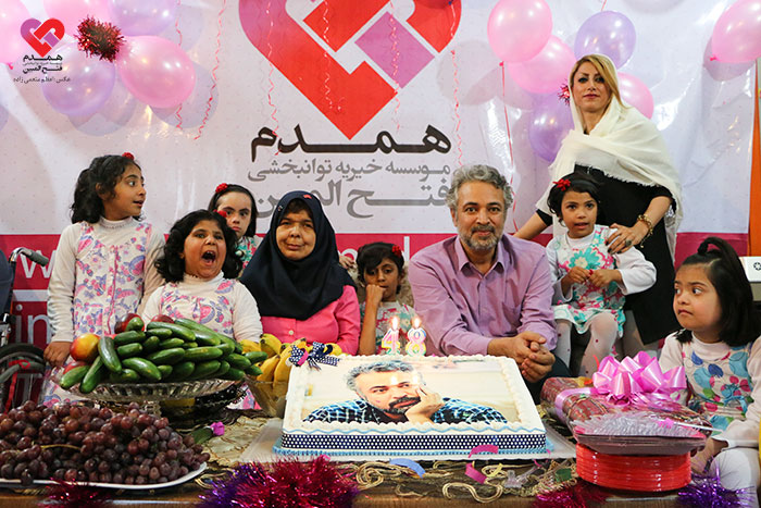 با دیدن خنده&zwnj;های مظلومانه مرحوم جوهرچی در جشن تولدش قلبتون به درد میاد
