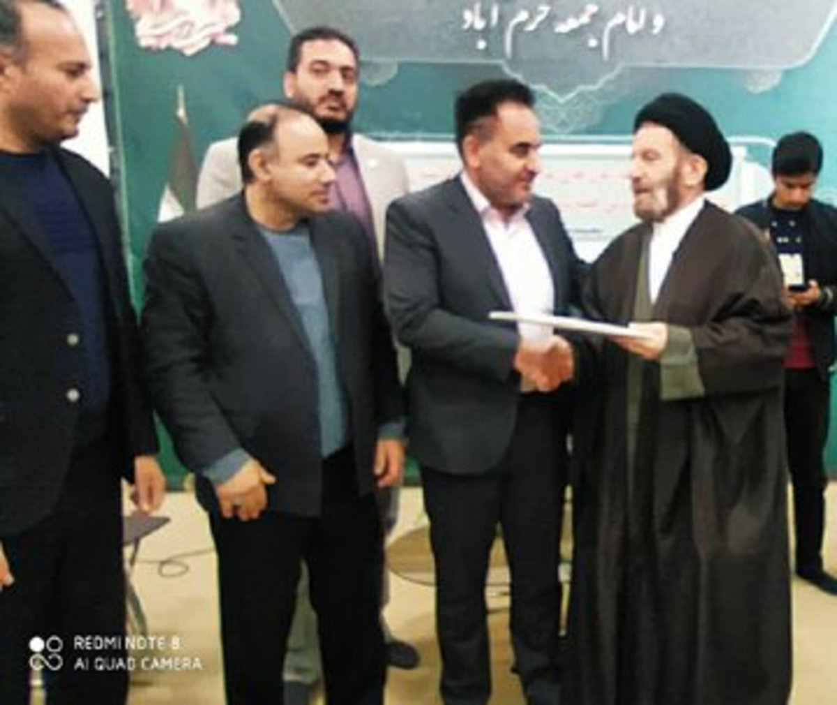 دبیر هیئت کونگ فو لوح تقدیری به آرش قیاسیان اهدا کرد