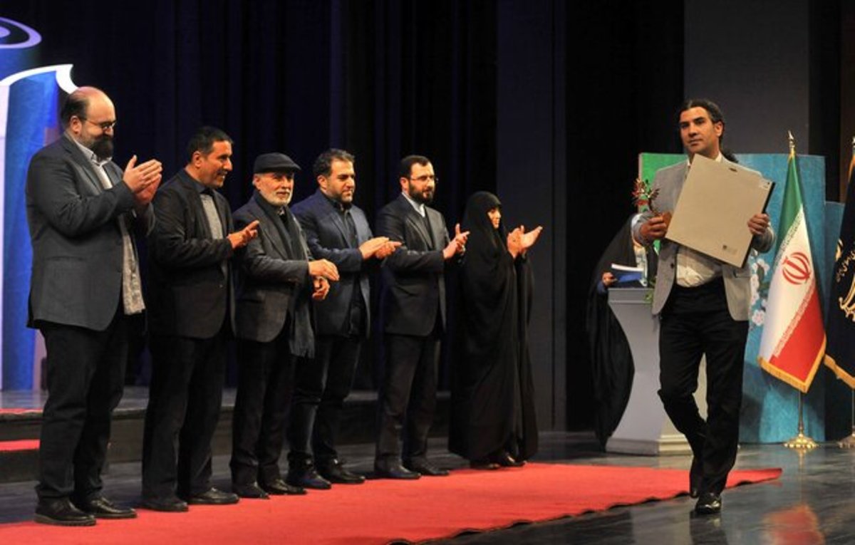گرافیست خوزستانی برنده طوبی زرین جشنواره هنر‌های تجسمی فجر شد