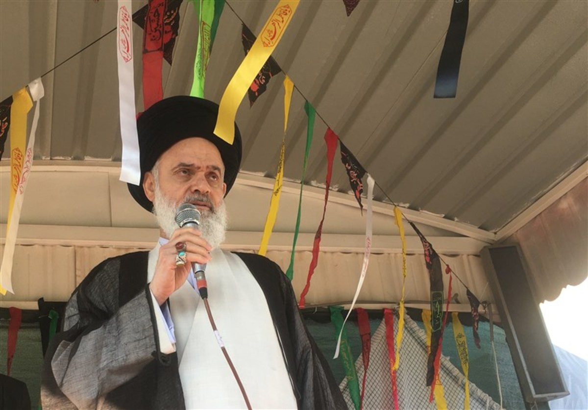 مردم از سر عشق به امام راحل و رهبر فرزانه انقلاب ۱۱ اسفند حماسه دیگری خلق خواهند کرد