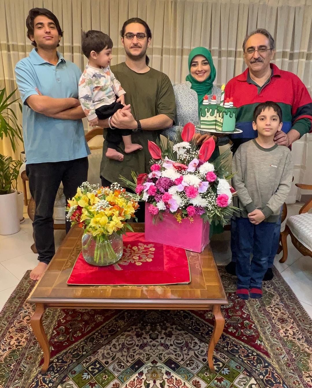 جشن تولد ستاره قطبی با یک کیک تولد خاص و مینیاتوری