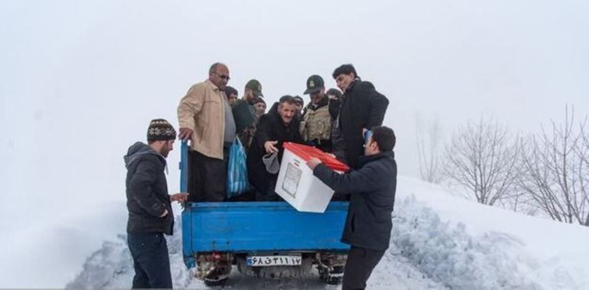 لوازم اخذ رأی به مناطق صعب‌العبور کرج ارسال می‌شود