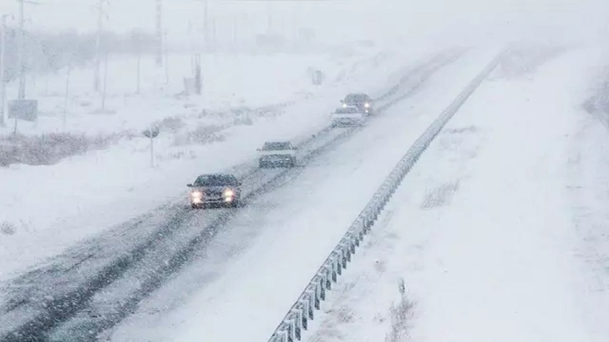 مسدود بودن مسیر‌های فرعی و روستایی خراسان جنوبی