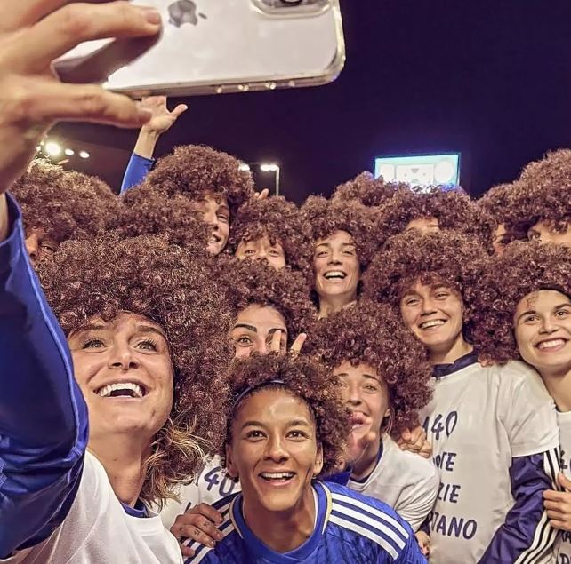 حرکت جالب بازیکنان تیم ملی زنان ایتالیا در روز خداحافظی کاپیتانشان