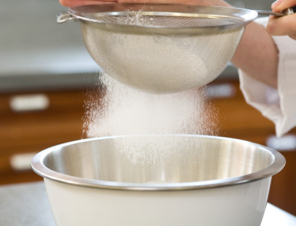 دستور پخت کاپ کیک توت فرنگی، یک عصرانه بینظیر برای فرزندتان