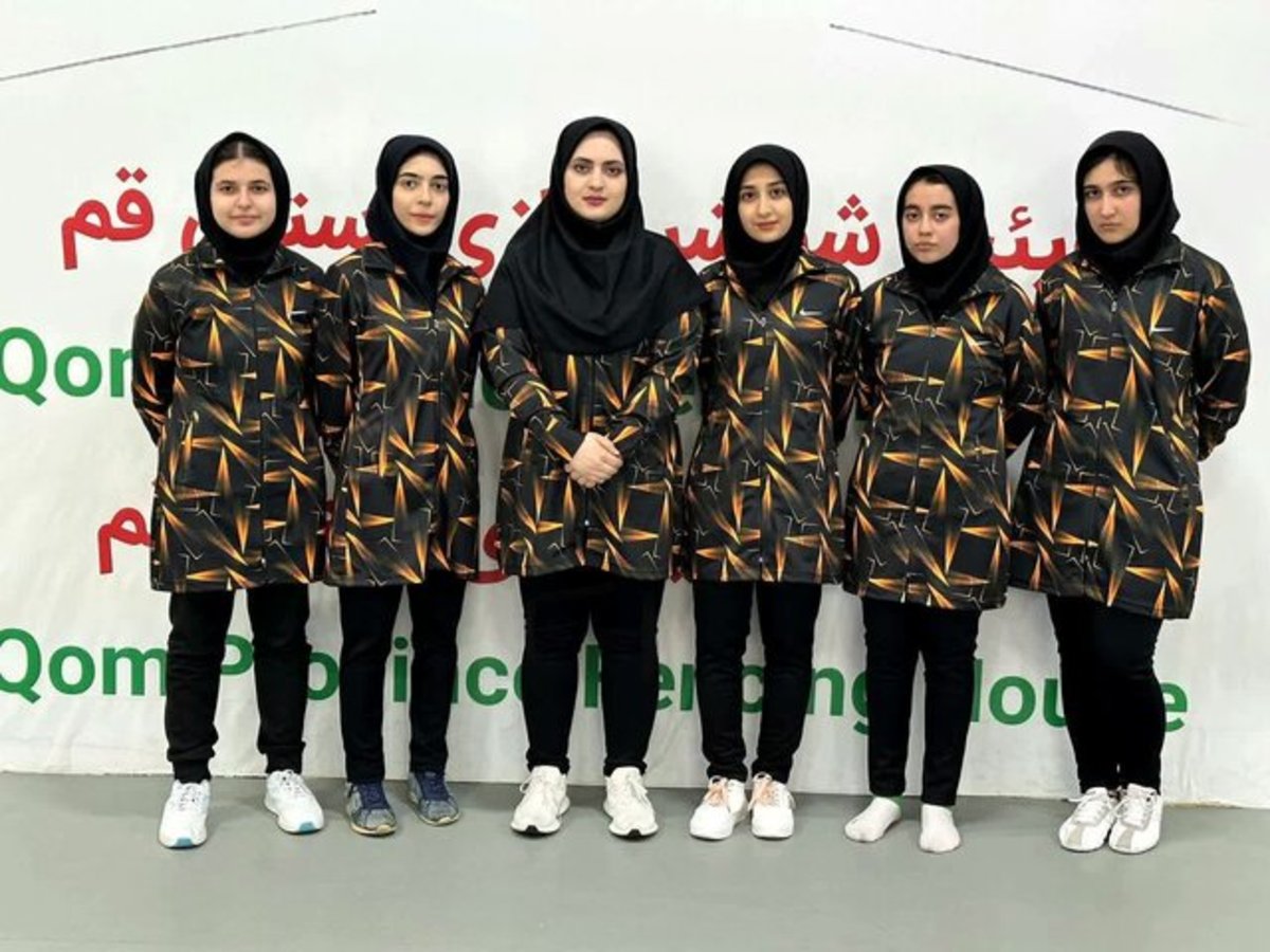 اولین حضور دختران شمشیرباز قم در لیگ برتر