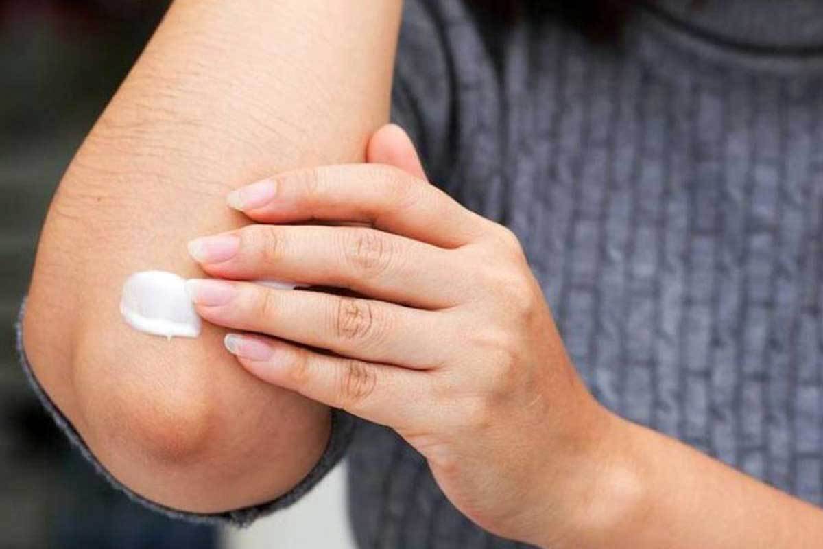 ضخیم شدن پوست آرنج و زانو را با تیرگی اشتباه نگیرید!
