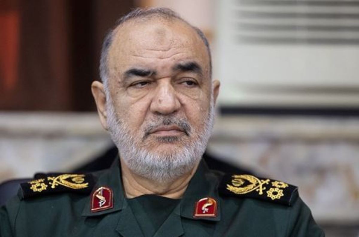 تسلیت فرمانده کل سپاه در پی درگذشت پدر شهیدان «دقیقی کاشانیان»