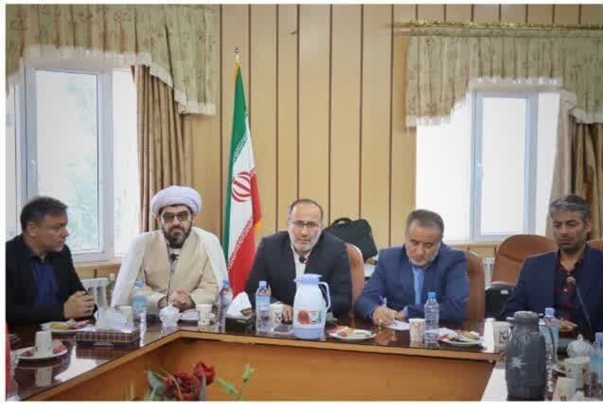 وزارت آموزش و پرورش را به کسانی که در تراز آن نباشند، نمی‌دهیم