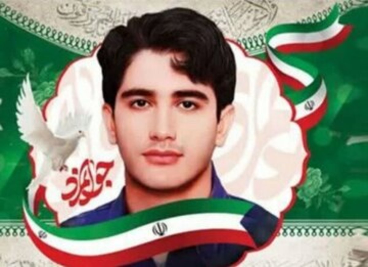 بنیاد شهید در اقدام جنجالی و خبرساز به عکس شهید غیرت ریش اضافه کرده است