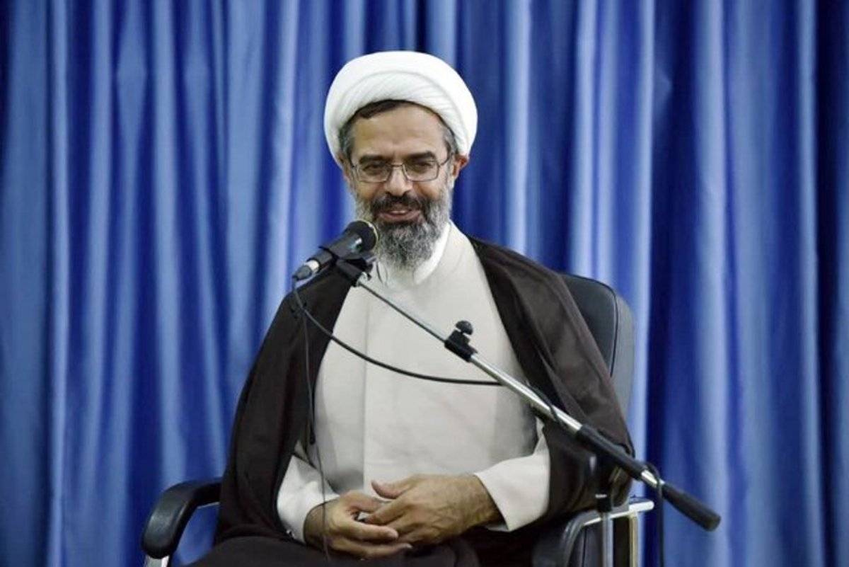اجازه ندهیم بوق‌های تبلیغاتی فضائل اخلاقی متعالی را از فرزندانمان بگیرد