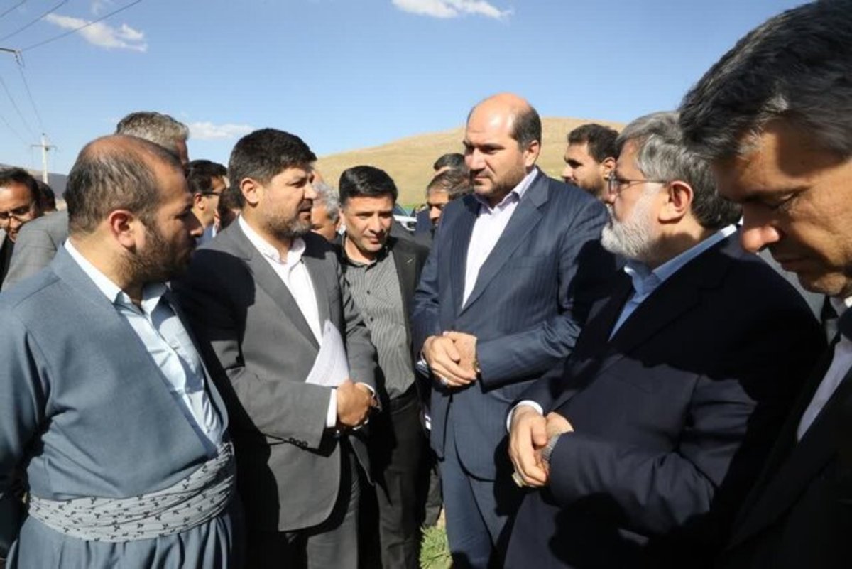بازدید معاون اجرایی رئیس جمهور از طرح تعریض محور مواصلاتی نقده به پیرانشهر