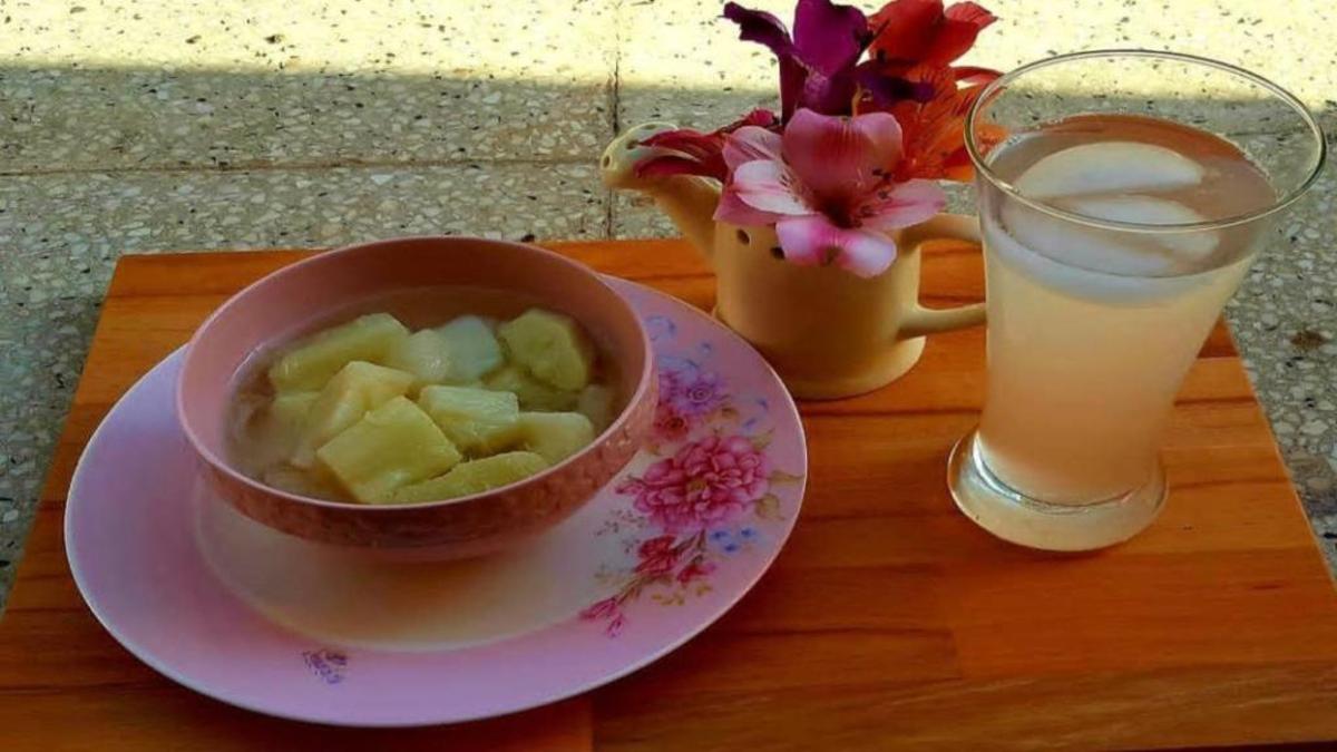 شربت خنک و پر خاصیت ریواس را برای روز‌های گرم بهاری درست کنید