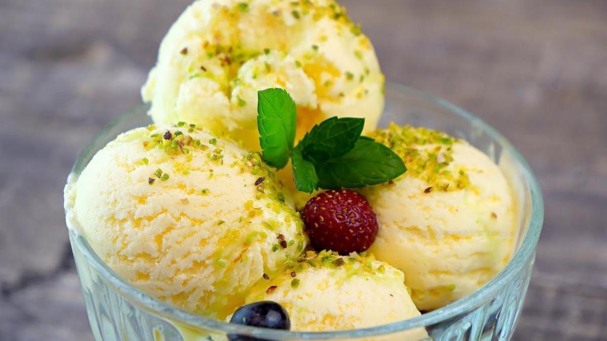 با این رسپی یک بستنی سنتی با کیفیت و خوش طعم در خانه درست کنید