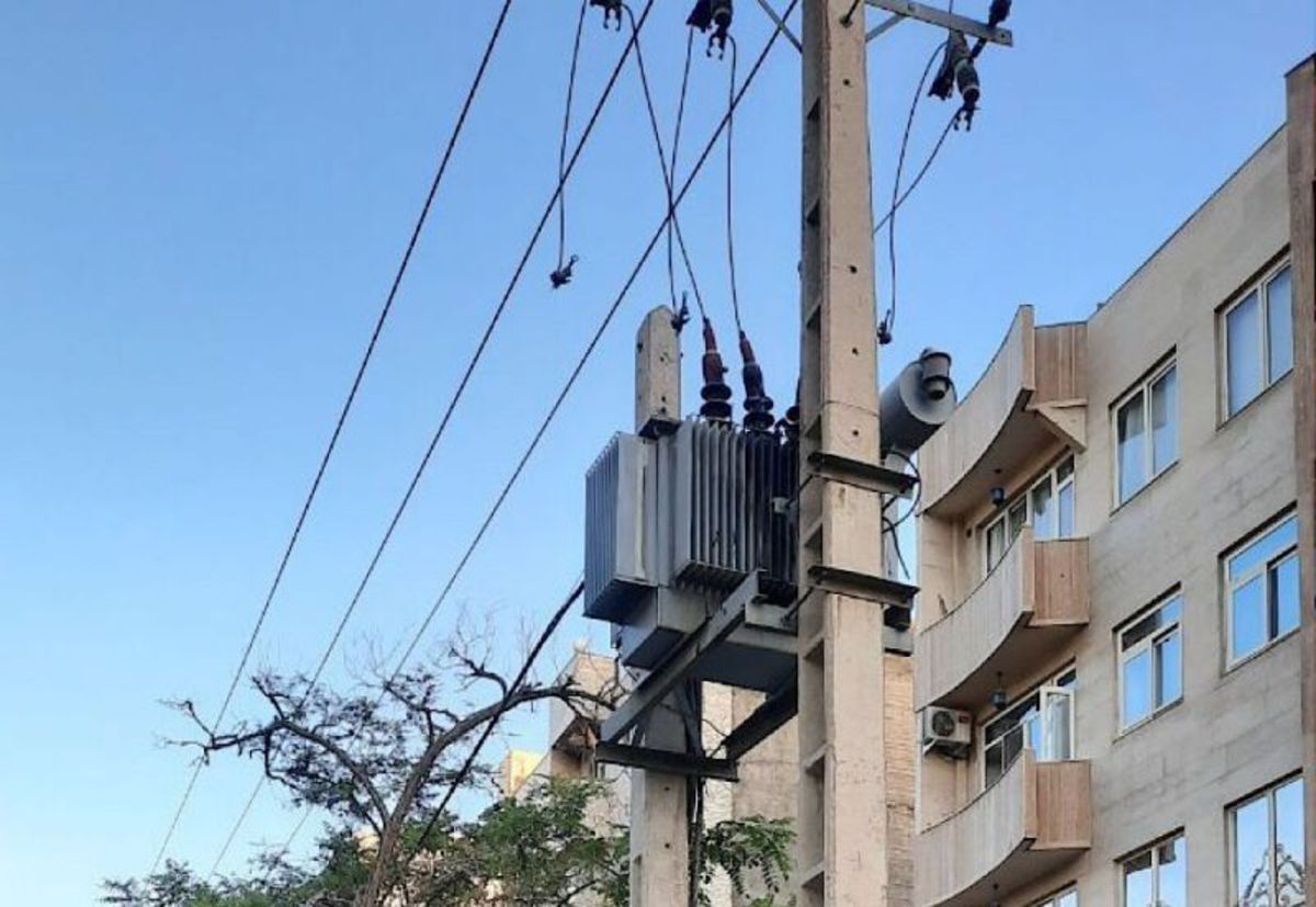 برق‌گرفتگی و سقوط سارق کابل برق در مشهد