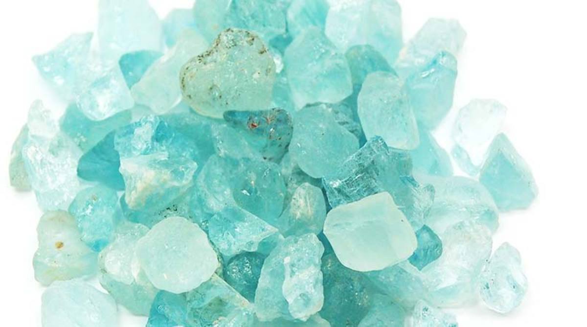 رسیدن به عشق و ثروت با سنگ گرانبها و قیمتی متولدین اسفند