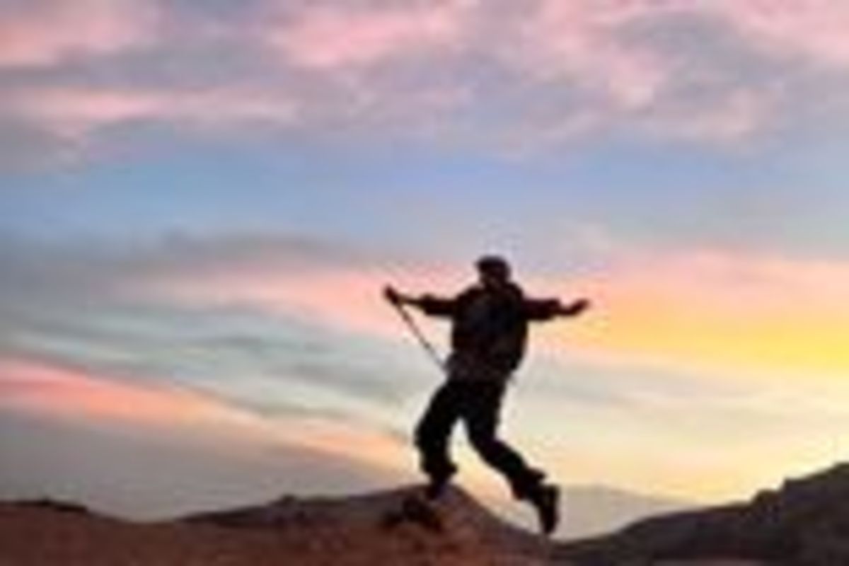 پست جذاب مریم معصومی در حال کوهنوردی