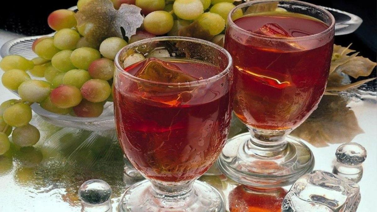 برای درمان کم خونی و آرانش اعصاب این شربت دلچسب را در خانه درست کنید