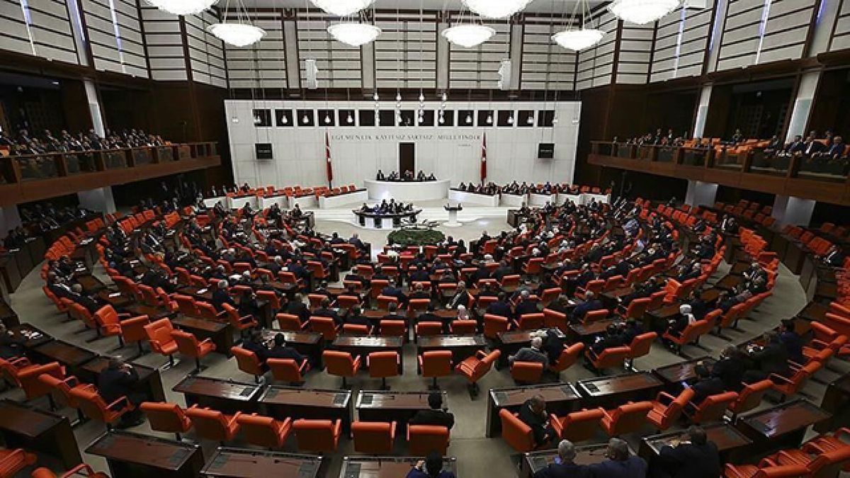 رهبران ۱۰ حزب به پارلمان ترکیه راه یافتند