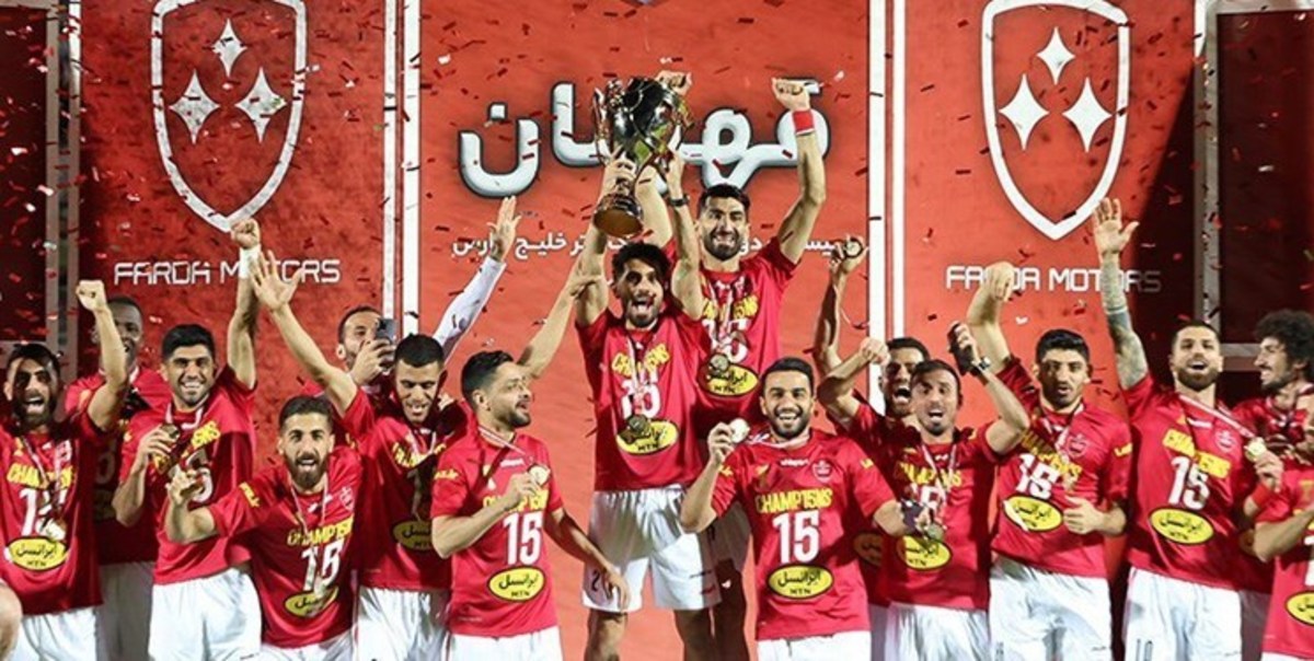 هدیه گل محمدی به بازیکنان پرسپولیس