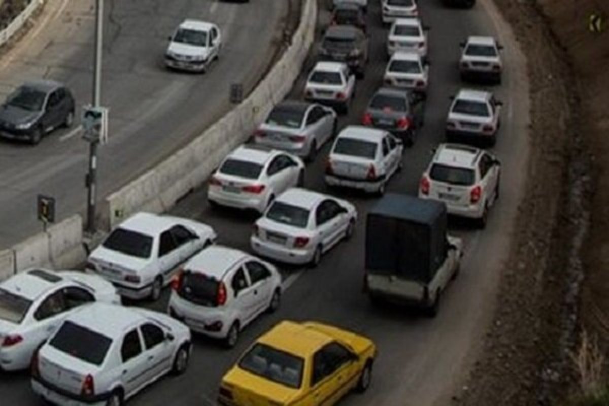 هراز و آزادراه پردیس- تهران دارای ترافیک نیمه سنگین