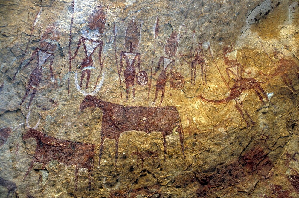 نقاشی‌های باستانی از موجودات فضایی در یک صحرای دور افتاده