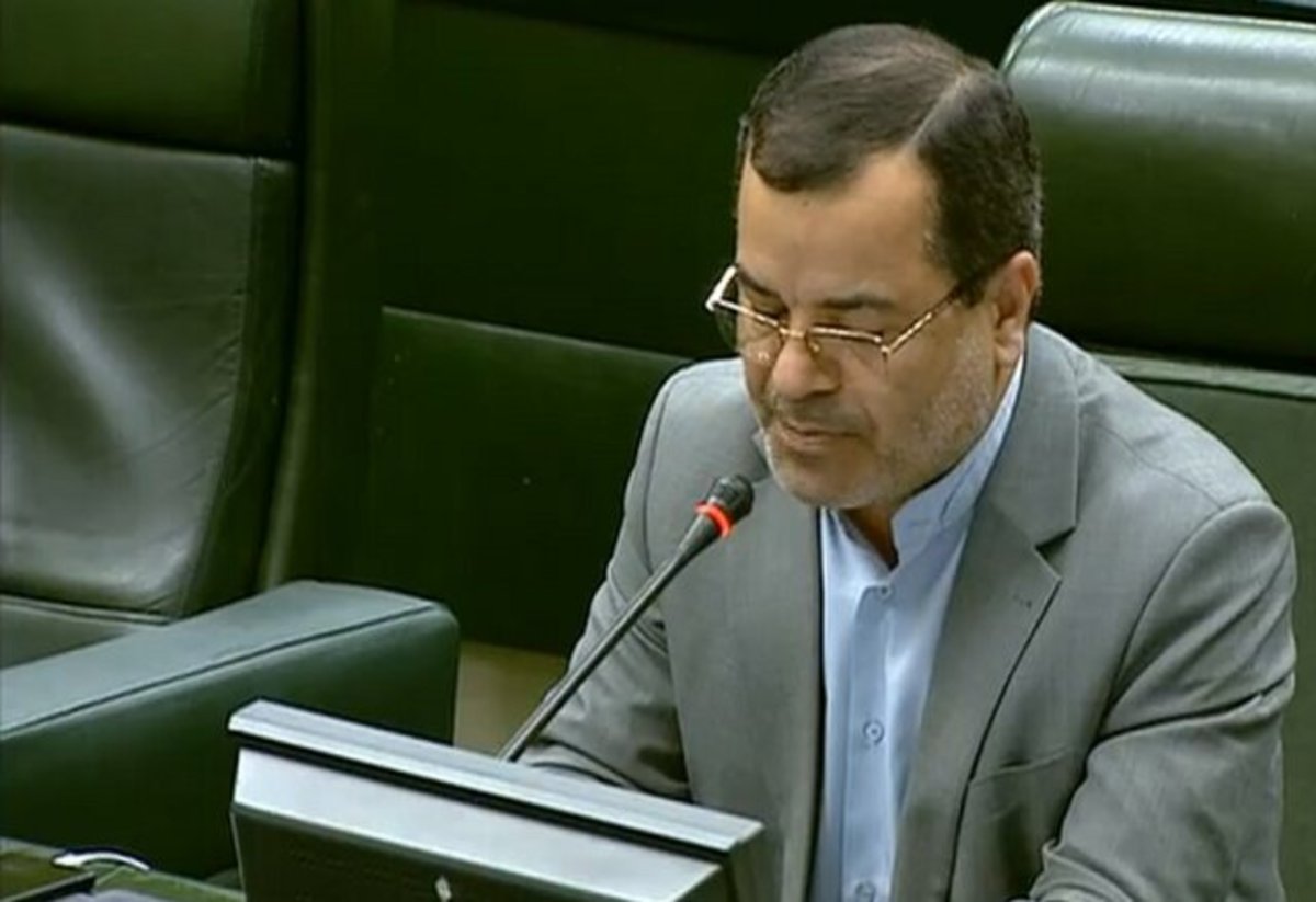 احمدی خواستار رسیدگی به موضوع مرغ و آرد و نان در کشور شد