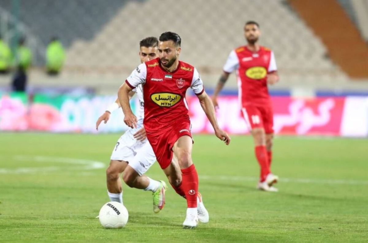 هافبک پرسپولیس، سپاهان را محکوم کرد