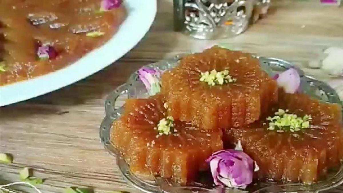 فوت و فن تهیه حلوای سنتی و خوشرنگ اوماج برای مراسم‌های مذهبی