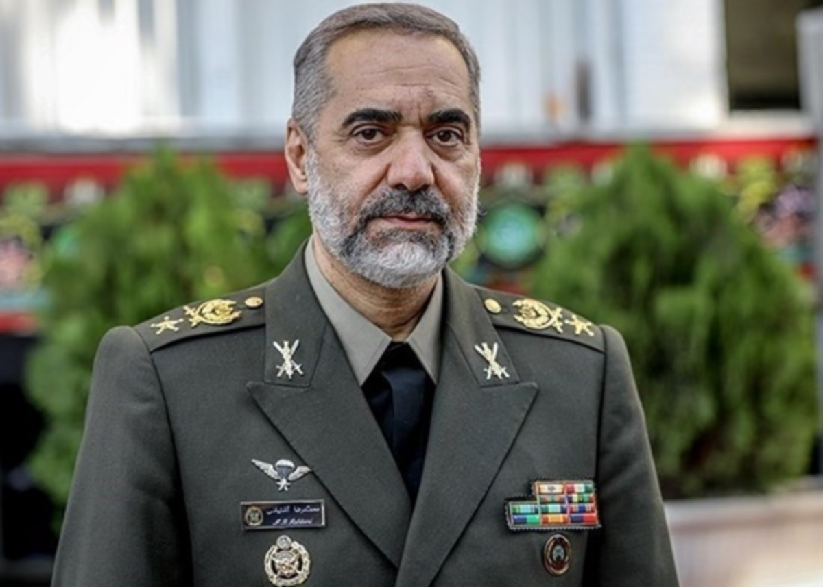 وزیر دفاع وارد فرودگاه دهلی نو شد