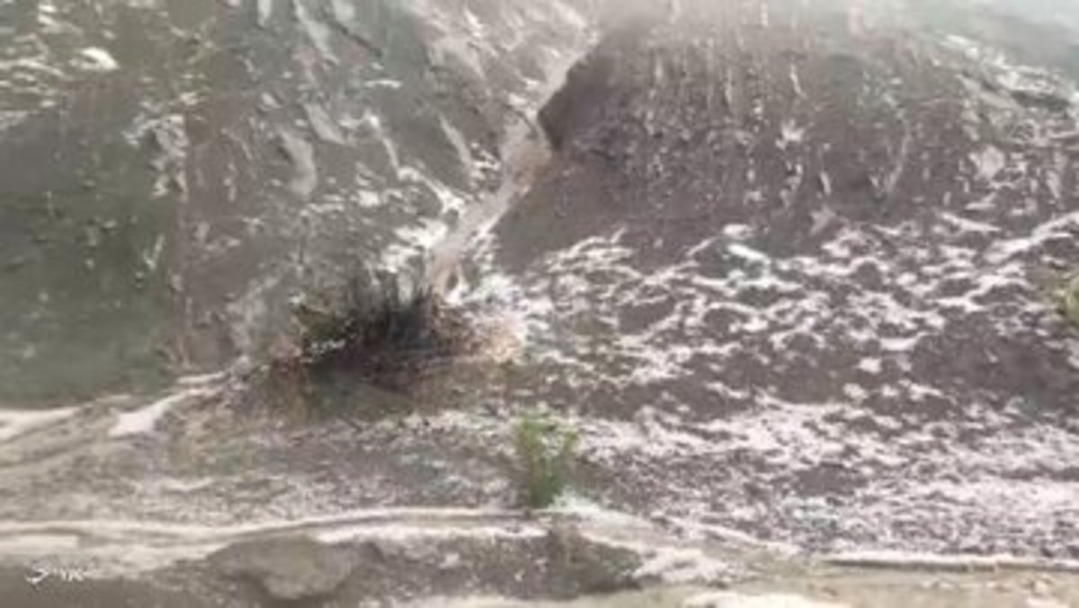 رعد و برق و باران همراه با تگرگ در شمال استان هرمزگان