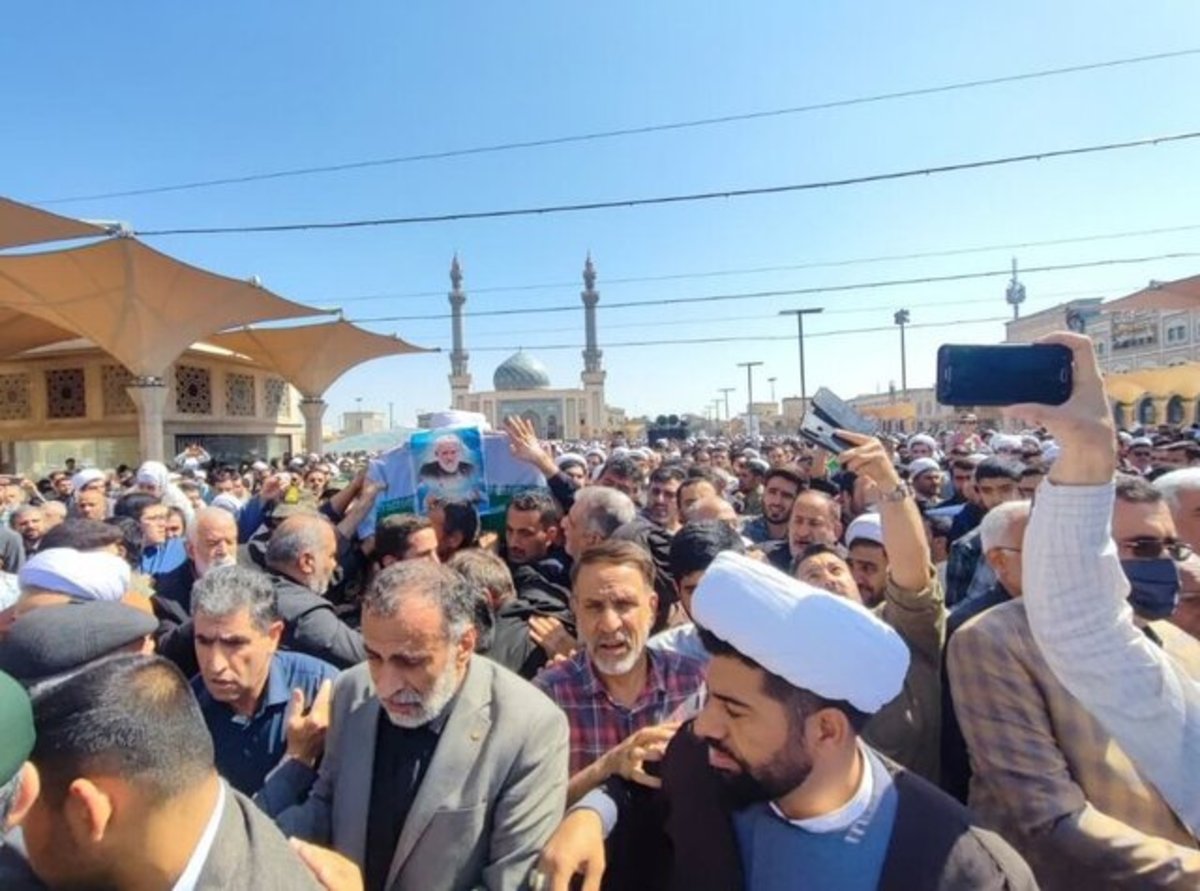 مراسم تشییع پیکر آیت الله سلیمانی در قم برگزار شد