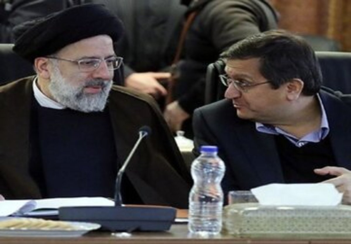 همتی: ارزش پول ملی را با کنترل تورم حفظ می‌کنند نه مبادله با ارز‌های دیگر