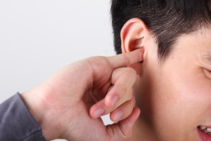 همه چیز درمورد احساس خارش گوش و عوارض تمیز کردن آن