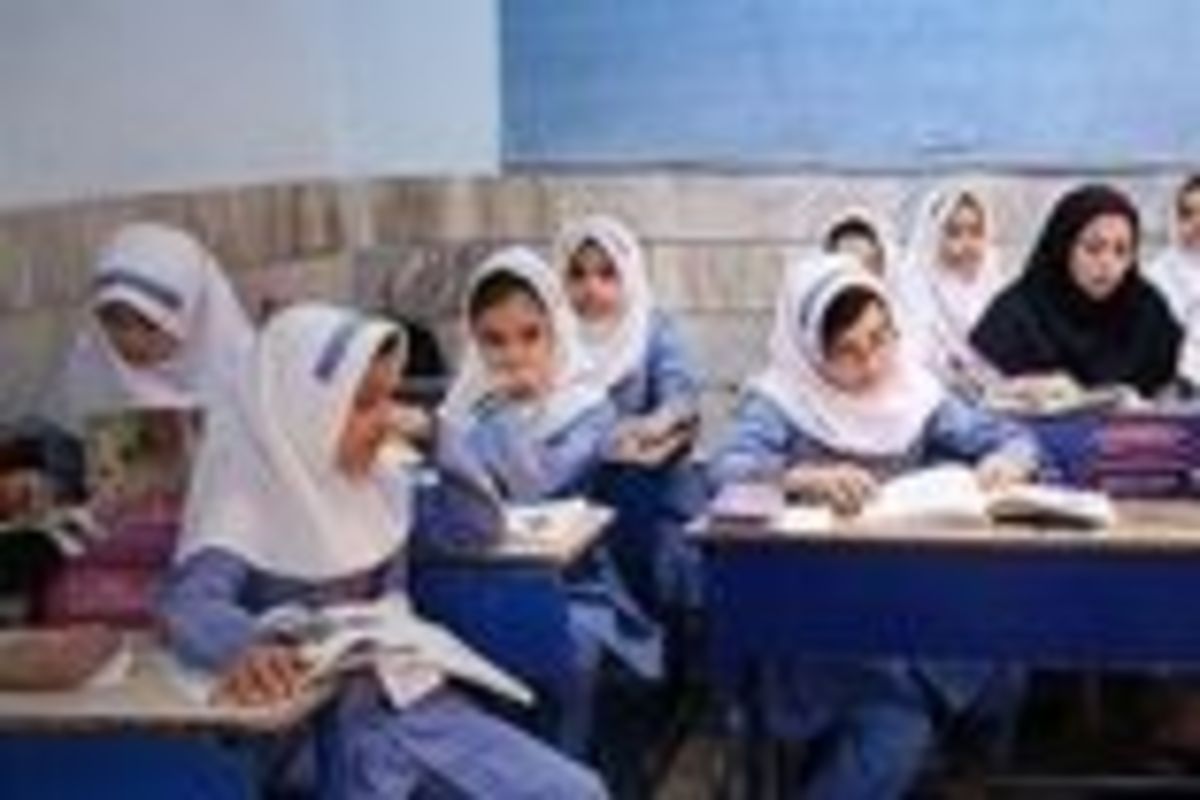 سلامت دانش آموزان مدارس دولتی در خطر است