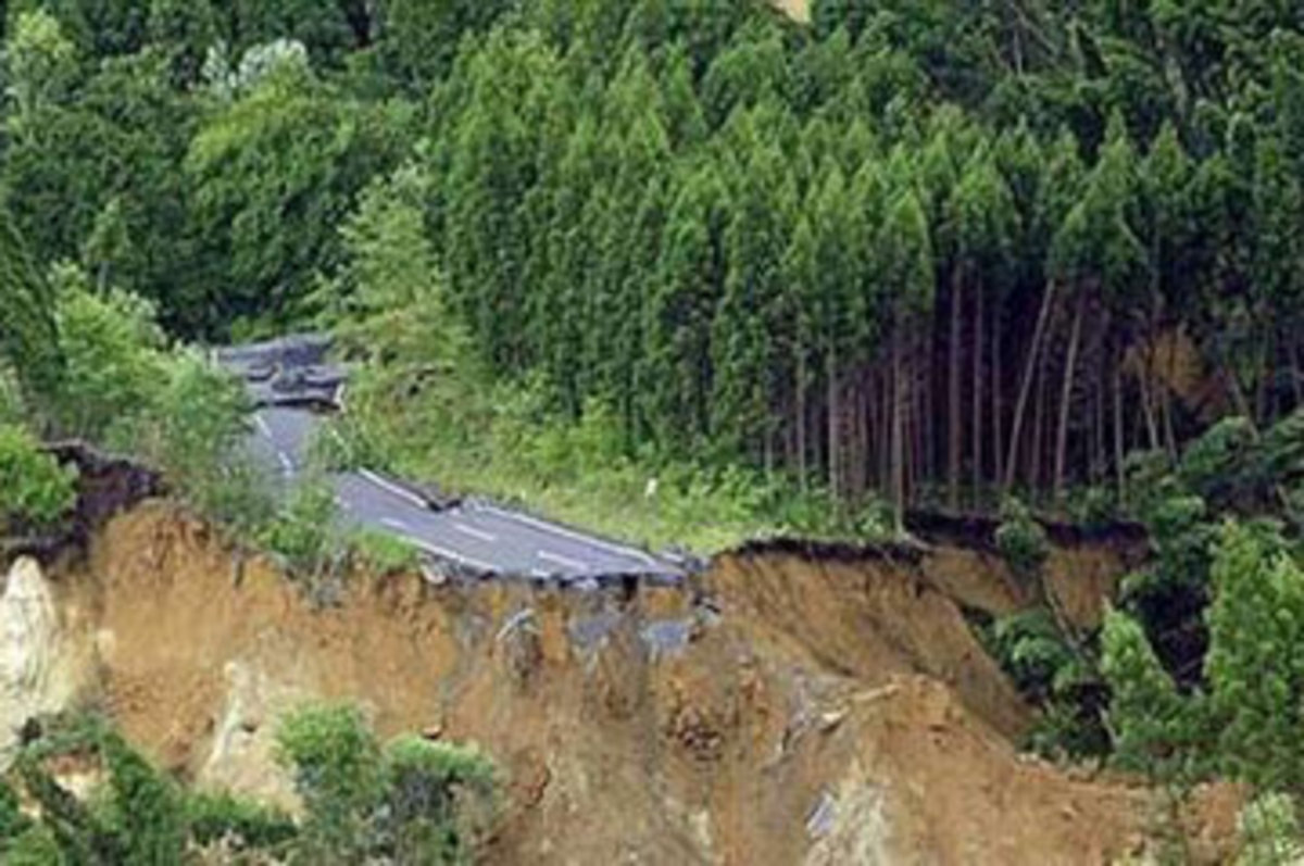 کشته شدن ۱۹ چینی در پی رانش زمین