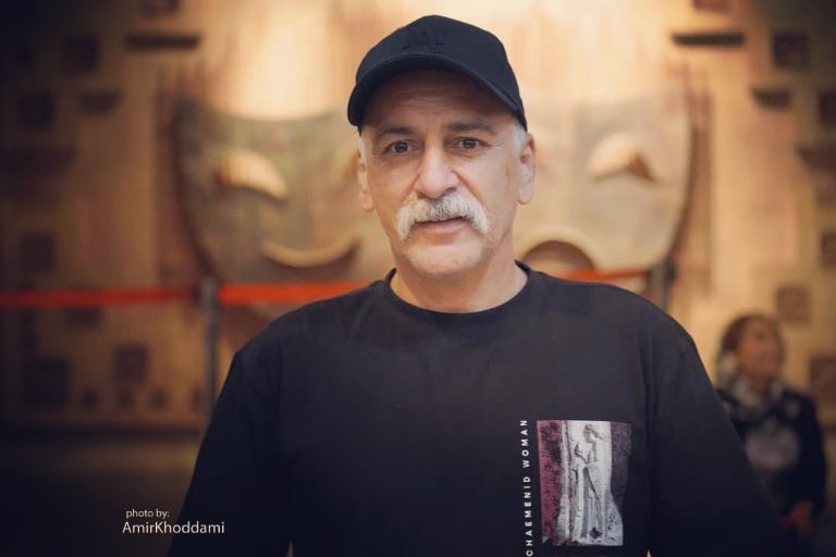 عکس/ بعد از گل محمدی، این بار نوبت به موی سفید حمیدرضا آذرنگ رسید
