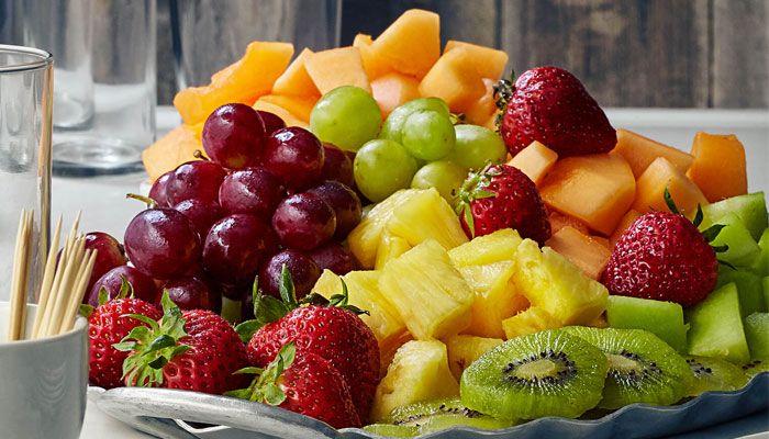 فوت و فن تهیه اسموتی دلچسب و خوشرنگ میوه ایی با بستنی