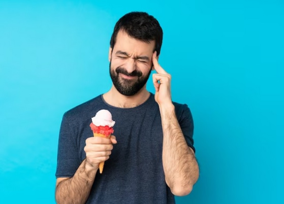 چرا بعد از خوردن چیز‌های سرد سردرد میگیریم؟