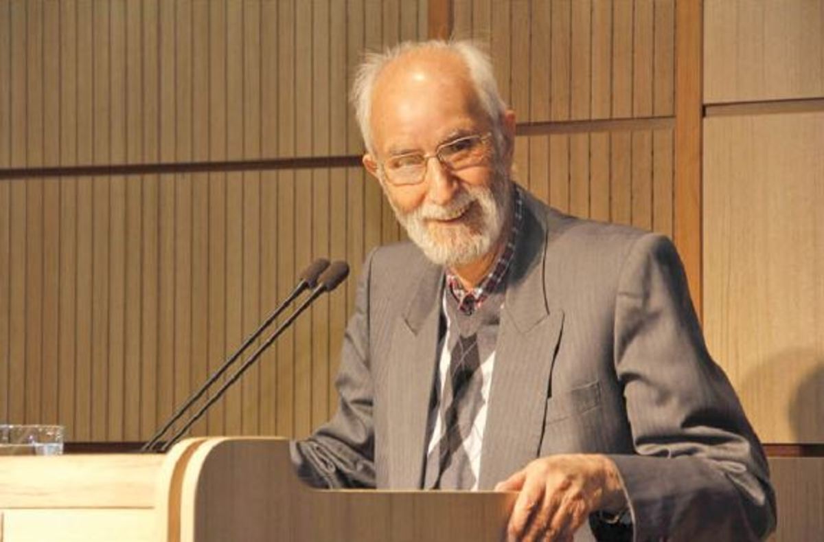 سلام «استاد موحد» به قرن جدید