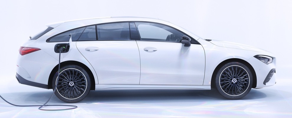 تغییر و تحول مرسدس بنز طی ۵۷ سال در یک نگاه تغییر و تحول مرسدس بنز طی ۵۷ سال در یک نگاه