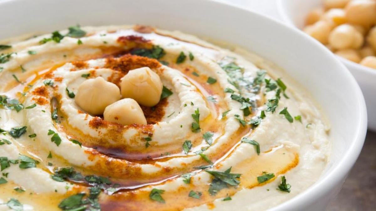 این پیش غذای معروف و خوشمزه لبنانی را به راحتی در خانه درست کنید