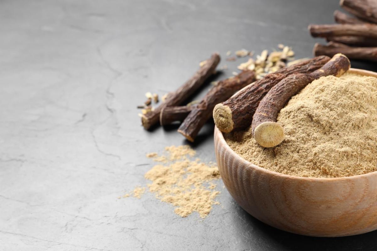 با گیاه شیرین بیان پیری زودرس را دور بزنید!
