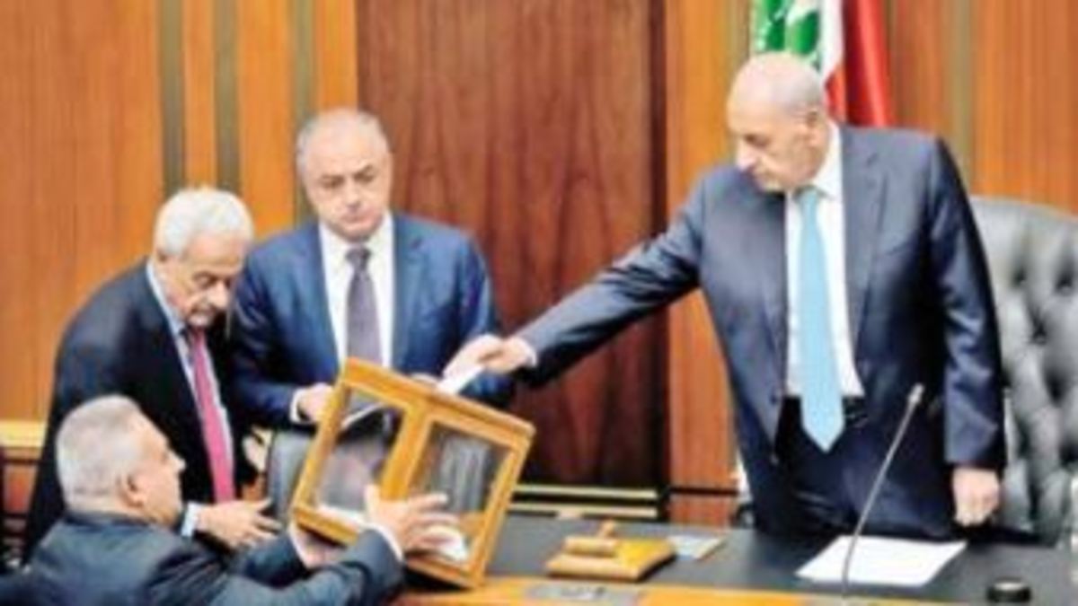 گره کور انتخاب رئیس‌جمهور لبنان باز نشد