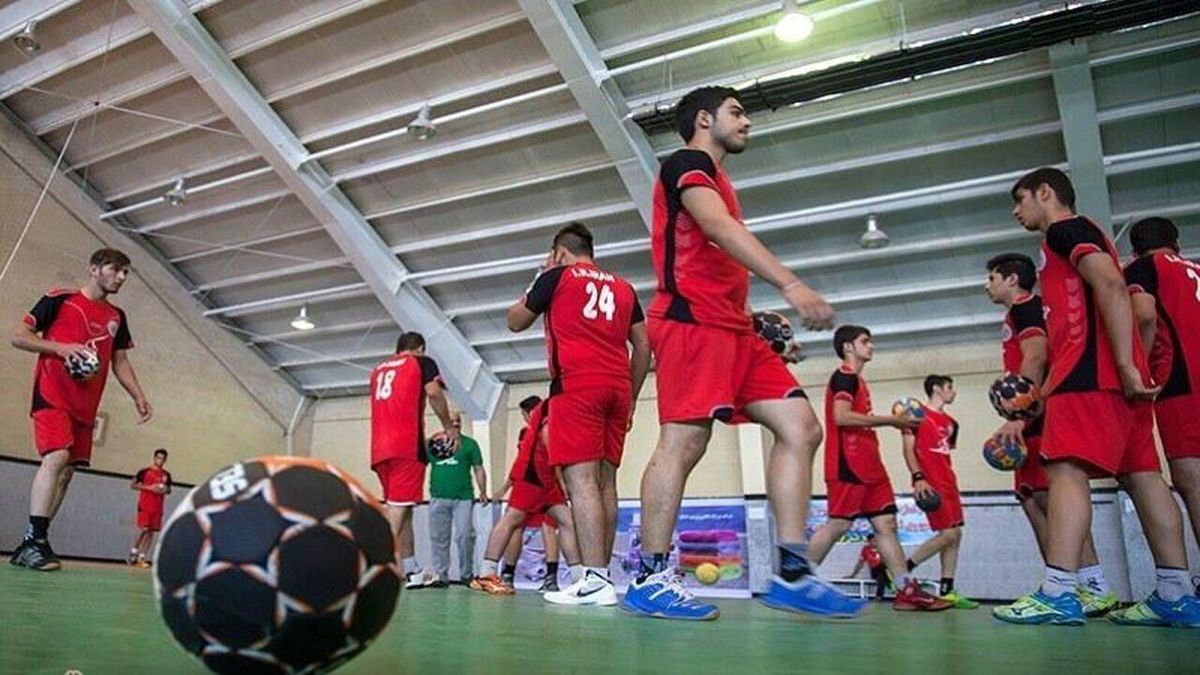 هندبالیست‌های نوجوانان ایران برای اردو راهی بافق می‌شوند