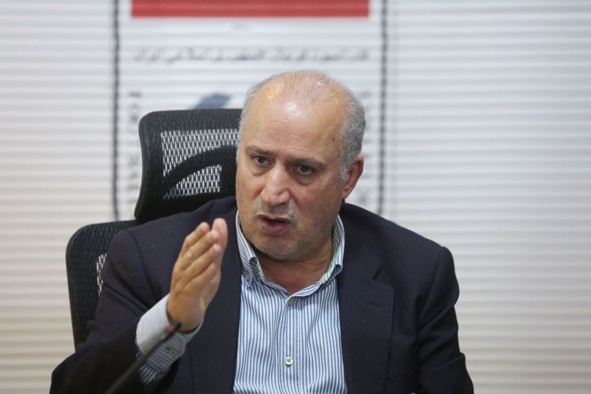تاج: ممنوعیت عقد قرارداد دلاری، مغایر با قوانین بین المللی نیست